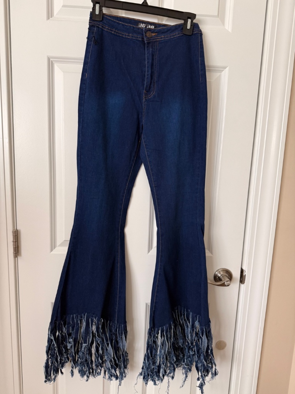 Frayed Jeans - Picture 3 of 3
